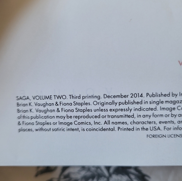 Saga volumes 1 & 2 - Picture 3 of 4